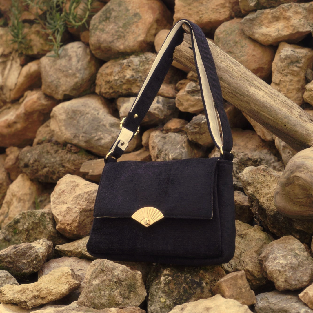 The Small Flap Bag (Black)